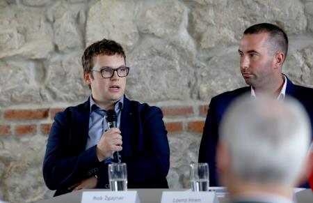 Okrogla miza Notranjsko primorske novice 25 Foto Ljubo Vukelič